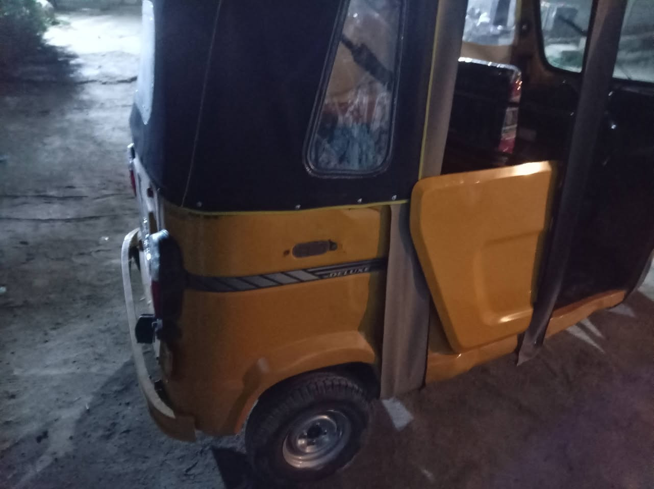 السلام عليكم تكتك تي في أس مديل 19 منفيس 2020 شهر واحد محسوبه عشرين تكتك كامله ع اخر حبايه  بيه طخات بسيطه ومسويهن سعره 4/250 وبيه مجال قليل اوراق وكيل محمود مداور وصل بسمك من المعرض شراي اتصل وبيك خير ودلل ***********
