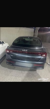 من رخصه الادمن  K5 موديل 2023  فول موصافات عدى فتحه  حادثه قطعتين مبين...