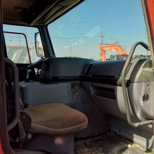 السلام عليكم كرين هياب صيني 12طن دخول جديد منفيس بصره موديل 2012 اصل مكفول كفاله عامه السعر 350000$  يعني تلاثه ونص للاستفسار الاتصال علا الرقم ***********
