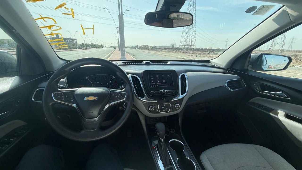 سلام عليكم 
شوفر ليت كوينكس 
مديل 2024 
دخول جديد شهداء وكاله عامه 
موصفات LS
مبدل بيه بس چاملغ اليسر بارد بلباب سايق 
سعر 160
*********** البصرة, العراق
