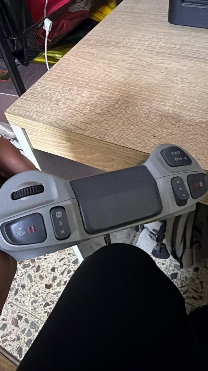 السلام عليكم درون افاتا ٢  للبيع مع جوستكها وموشن ونضاره و٣ بطاريات نظافه ٩٩٪؜  مابيها نقص وكارتونه موجوده 

مكاني بغداد المدينه ***********0
