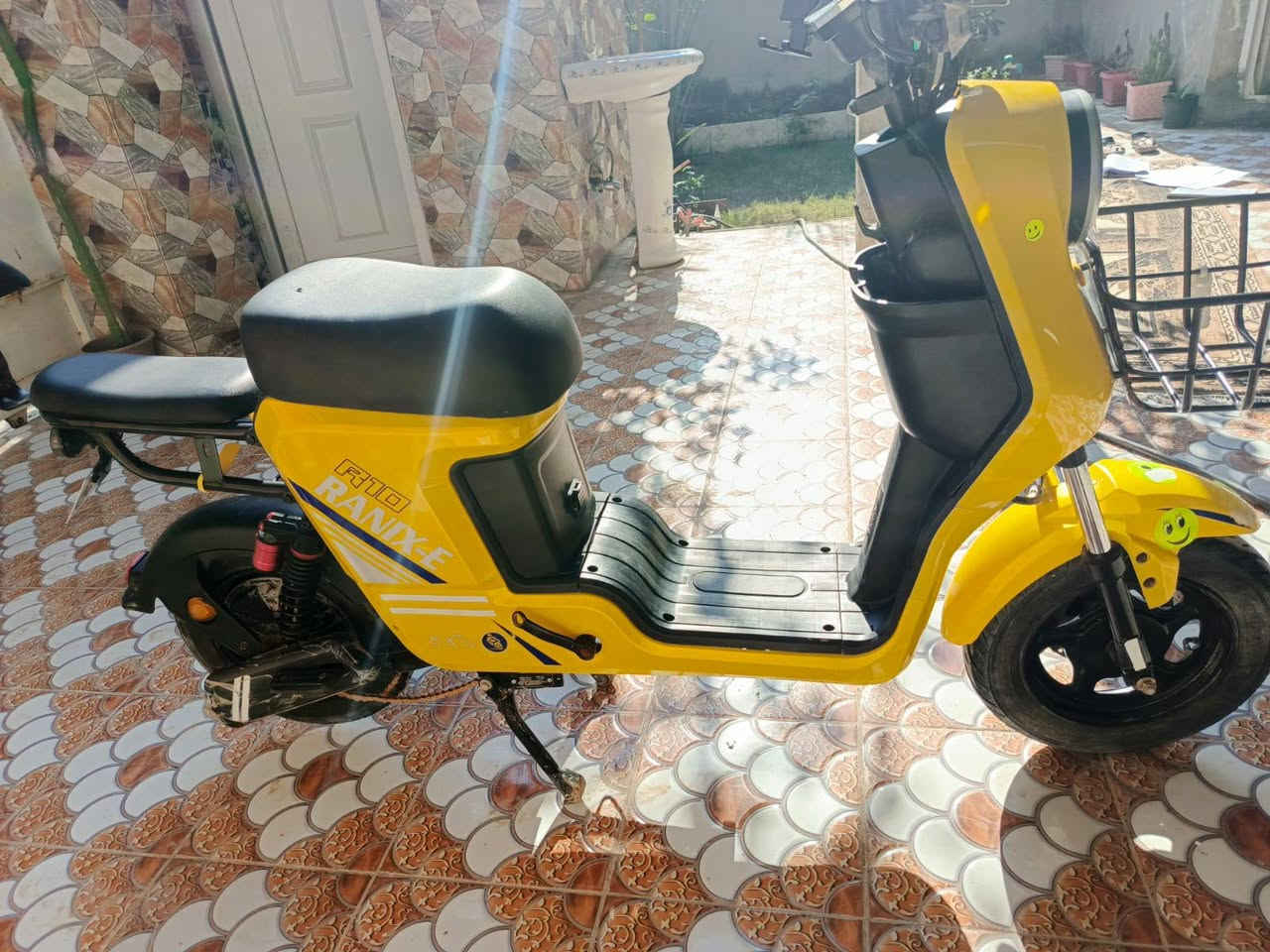 السلام عليكم باسكل شحن للبيع R10 كلشي ما بي بطاريات  الكبار  كل كهربائياته شغاله السعر ٣٨٠ الف  الموقع ديالى بعقوبه للستفسار اتصل على هذا الرقم ***********
