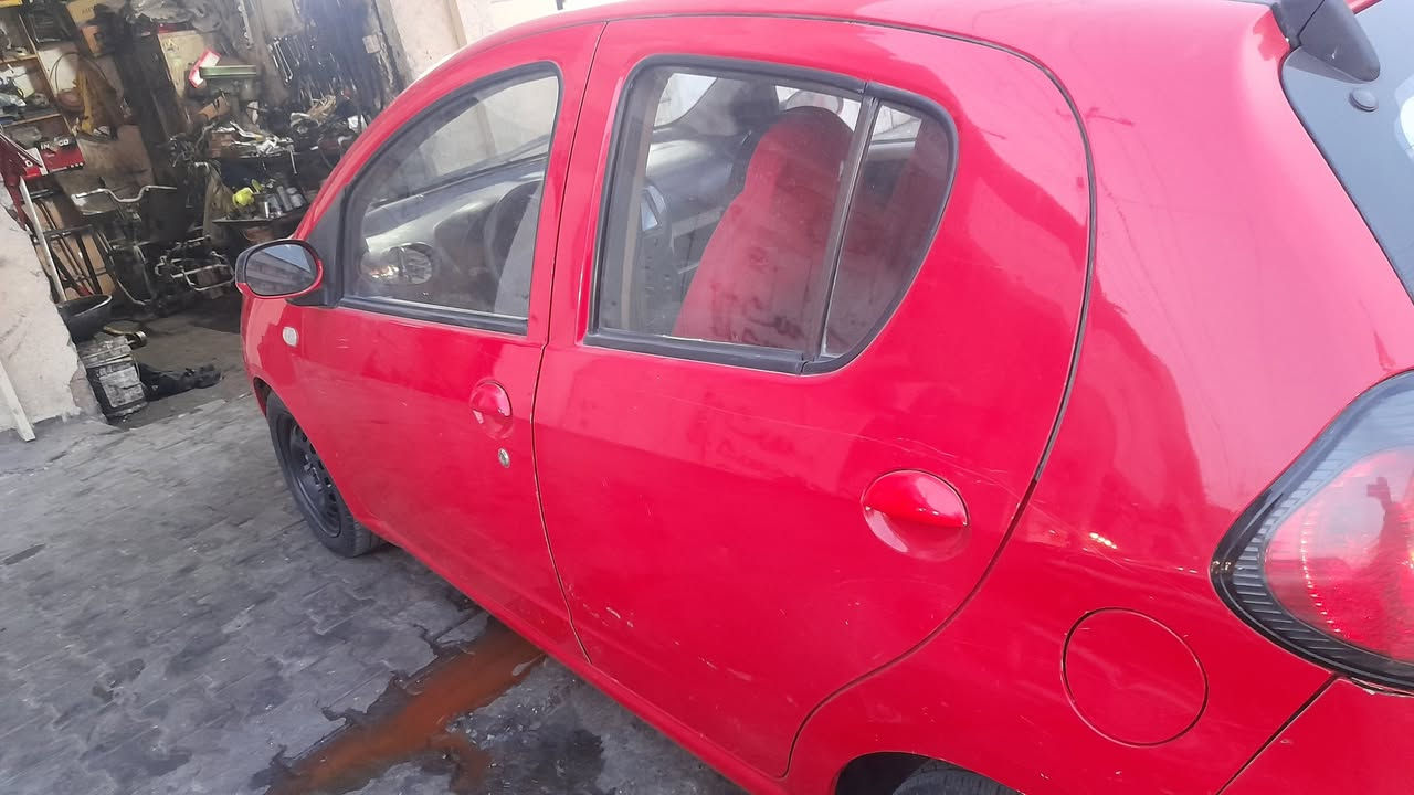 سلام عليكم جيلي باندا موديل ٢٠١٣ بغداد اوتماتيك سنويه والارقام جديده هزه جديده صدر امامي وخلفي جديد محرك وكير مكفولات كهربائيات كلها شغاله بيها قطعه واحده صبغ وباقي مكفول بيها شخوط السياره  للبيع عارضها ٥٠ وبيها مجال للتواصل ***********مكاني بالكرخ الرحمانيه الجعيفر
