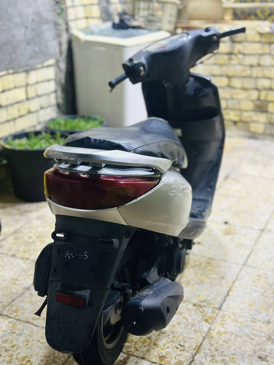 سلام عليكم
دراجه بريز اللبيع مال ربه برغي مامفتوح بيه مكفوله 
دراجه كله شغال مابيه اي شي نقص ولا يرادله شي 
بس لكفر لامامي بدل 
السعر750وبيه مجال 
المكان بغداد المدينه الصدر 
الرقم الاستفسار ***********
