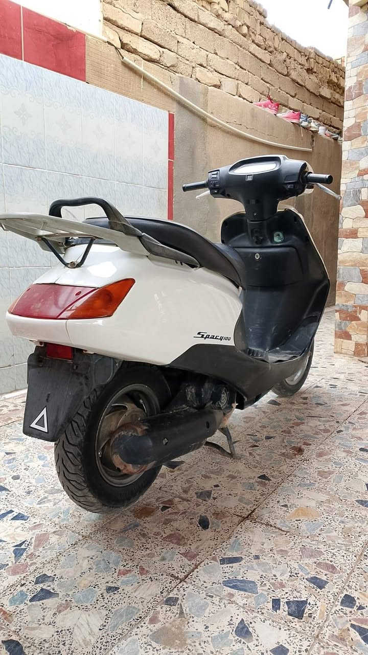 سلام عليكم سبيسي ياباني للبيع دراجه كلش نضيفه سعر، 500 وبيه مجال لطيبين ***********
