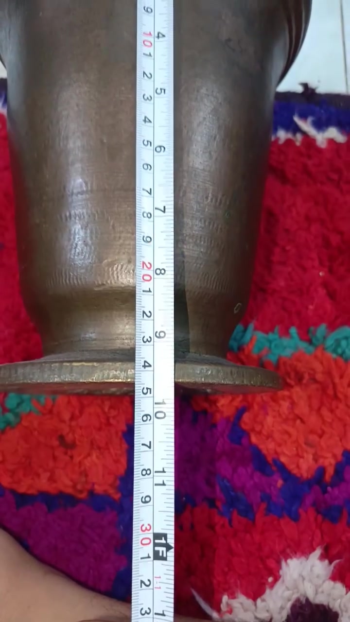 هاون بغدادي قديم للبيع قياس 24 ونص وزن 13 كيلو للستفسار اتصل ***********
