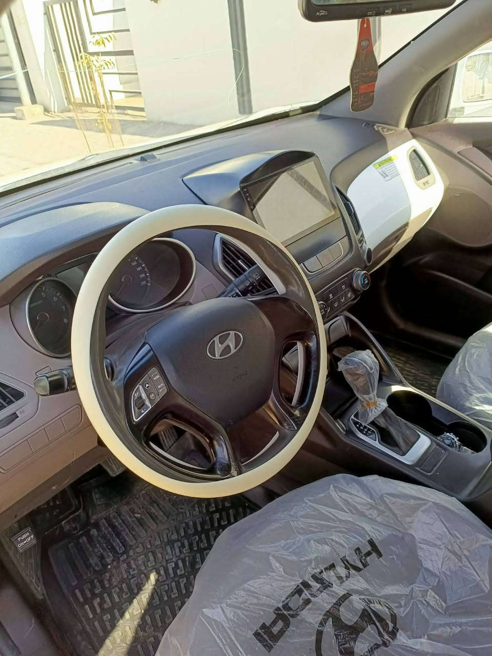 البيع توسان موديل ٢٠١٥ وارد خليجي مكينه وكير مكفولات ٢٠٠٠ دوش تبريد شغال تخم تاير حداديه جديده رقم بغداد دولي بسمنه تحويل مباشر سنوية جديدة علمن سياره بيه قماره شواصي برنكيتات لغود كفاله عامه سعره ١١٧ وبيه مجال العنوان نجف شارع المجمعات *********** و ***********
