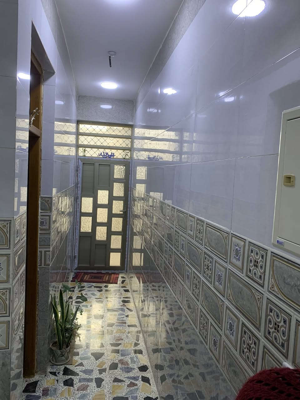 دار للبيع سكينه الزراعي مقاطعه ٢/٩ سند ٢٥ قرار محكمه المساحه  100م الواجهه ٥ نزال ٢٠ البناء ستقبال صاله غرفة نوم حمامات ٢ الخدمات كامله مي مجاري كهرباء تبليط السعر ٩٥ وبيه مجال الرقم التليفون ***********
