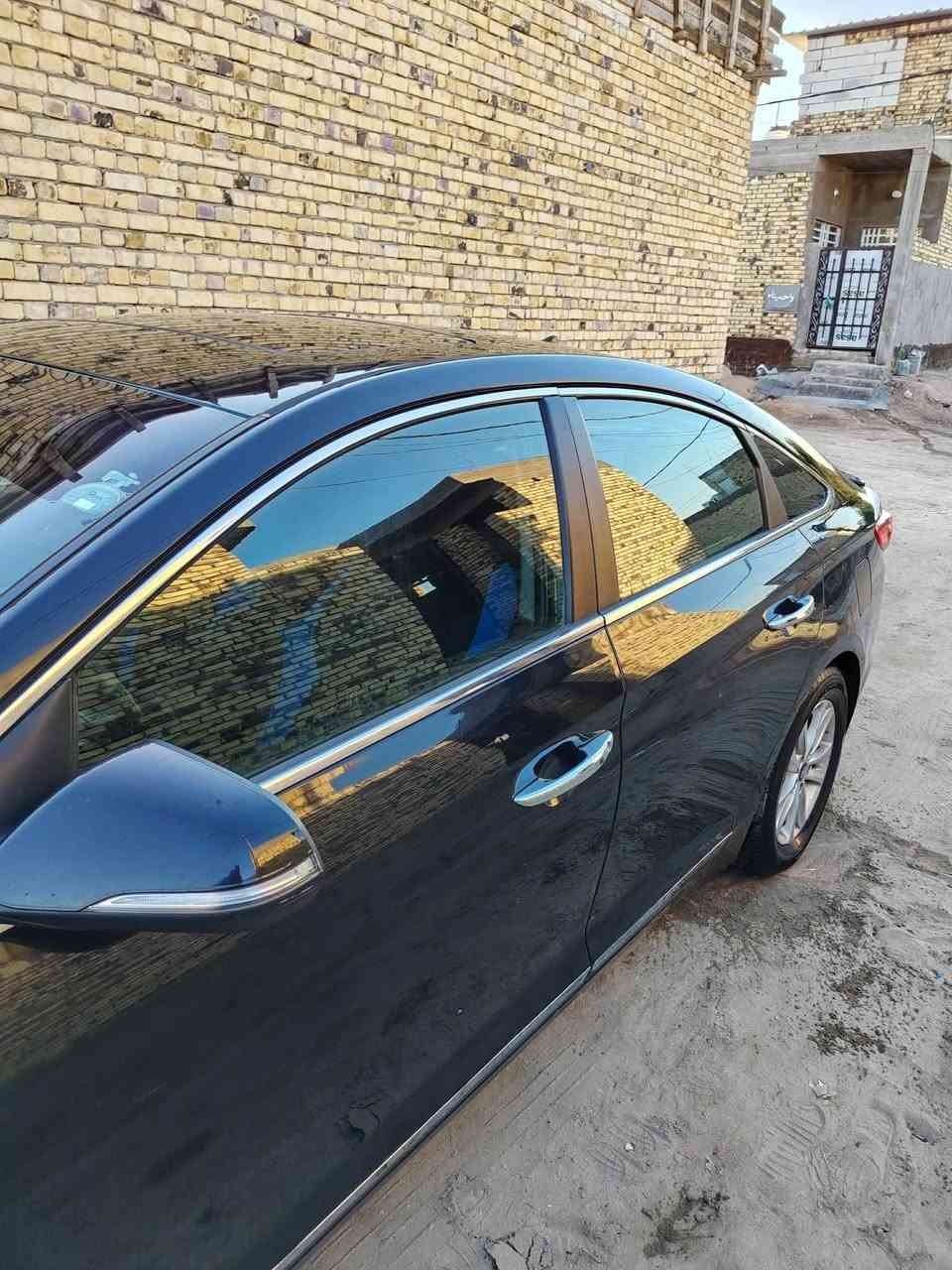 سوناته 
مديل 16 وارد امريكي  رقم انكليزي سنويه لل30 
حادثهه جاملغ امامي وبنيد بدون دواخل 
مواصفات معروفه فول بصمه 
مكينه كير حداديه تخم تاير تبريد تدفئه كلهه جاهزه 
السعر 108 وبيه مجال حق الجيه مكاني نجف عباسيه اتصال فقط مكلف بلنشر ***********
