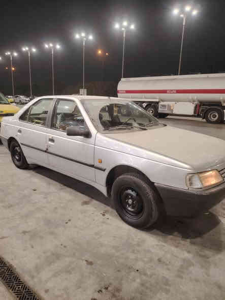 سلام عليكم شباب بيجو روئ 2009 سياره جديده مكفوله كفاله عامه مكينه كير تبريد تخم تاير جديد  صدر امامي وخلفي باتري جديد مكاني بغداد الزعفرانيه رقم ***********
