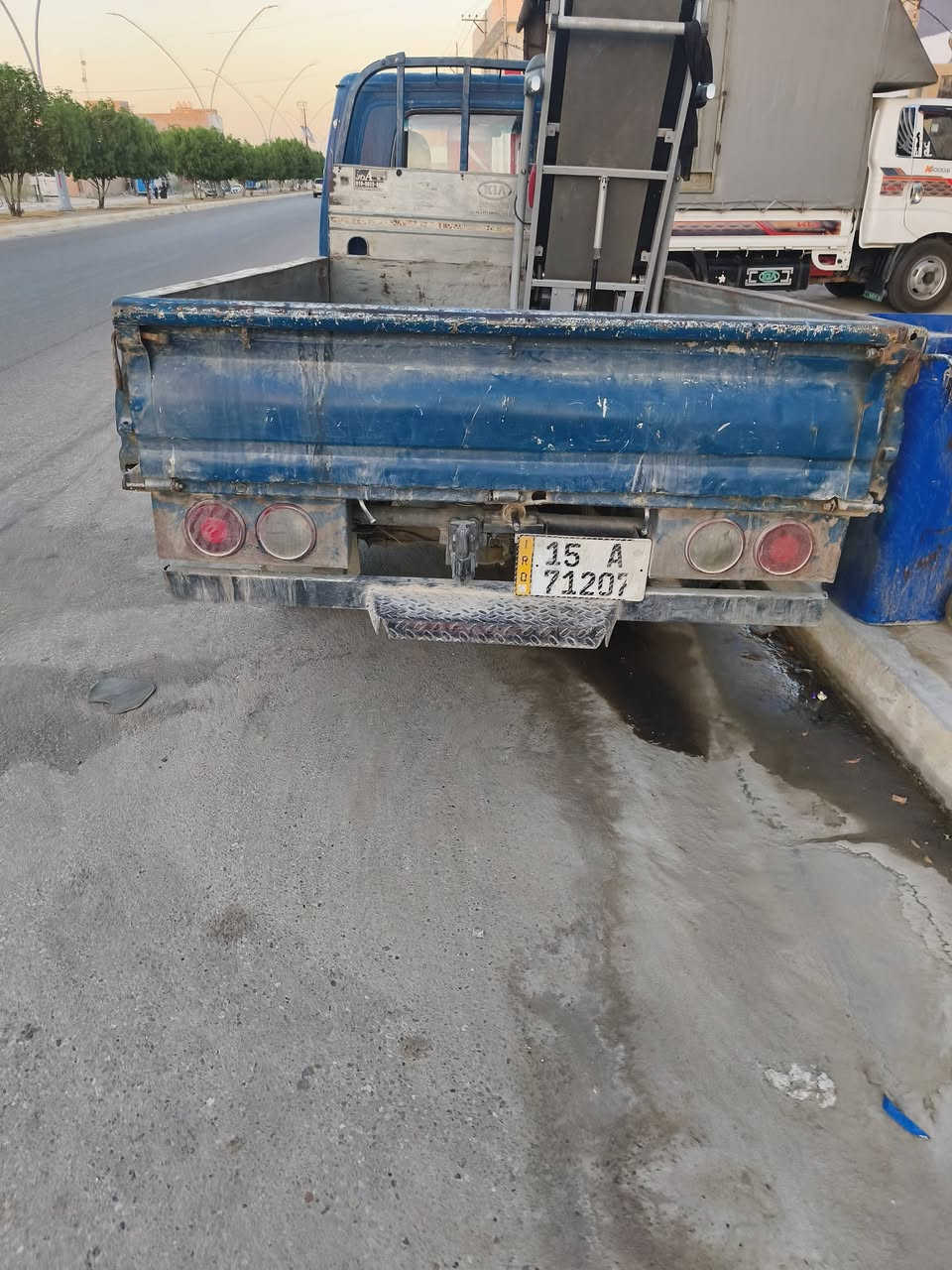 السلام عليكم 
للبيع كية فونتيرا موديل ٩٨ محدثة رقم انبار جديد هزة جديدة بأسمنا 
محرك جديد گير نظيف 
مكانها فلوجة 
السعر 45 $ 
للاستفسار الاتصال 
***********
