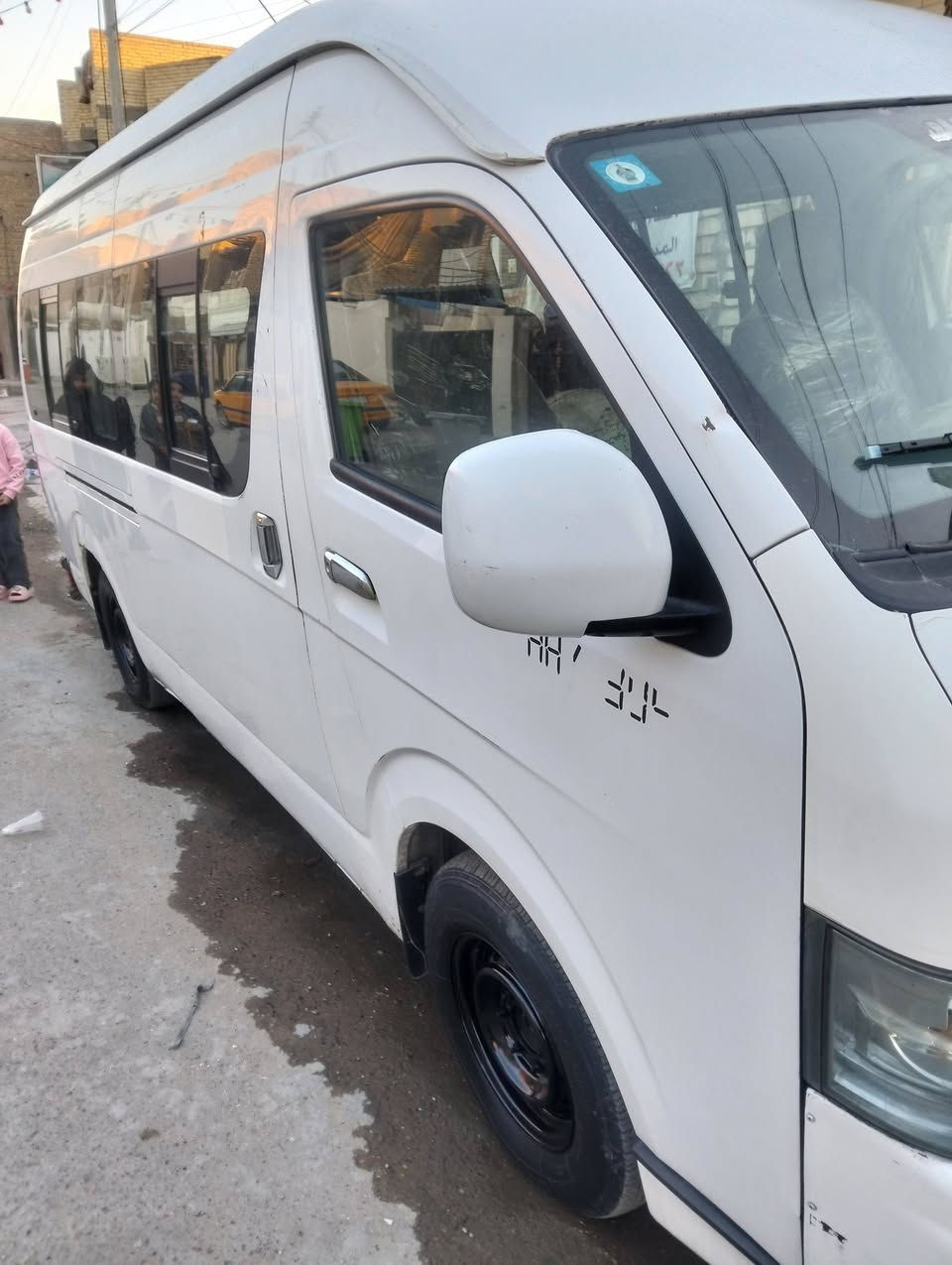 السلام عليكم سياره جنبي H2  موديل 15 كير ومحرك وكسن خير من الله تبريد شغال مكان بغدا السعر 140 وبيه مجال  ***********
