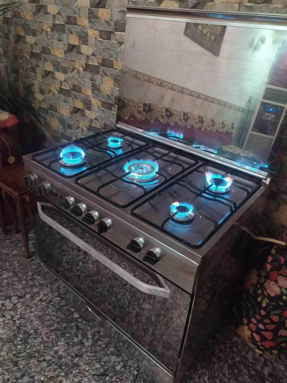 طباخ فريش مصري الاصلي نظيف جدا كله شغال عالفحص ناره زركه وقويه يوجد توصيل


**إذا كنت صاحب هذا الإعلان وتريد حذفه لأي سبب، رجاءا أرسل رسالة إلى الدعم الفني**