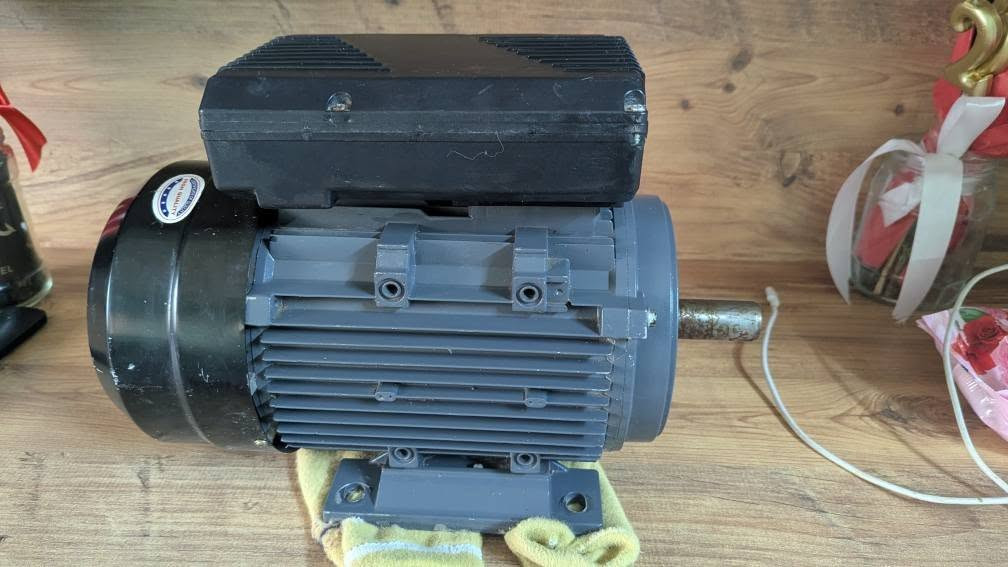 ماتۆڕ بۆ فرۆشتن 
مارکەی autosan ی تورکی 
٣ ئەسپ
٢٨٥٠ ئاڕپی ئێم
١٣.٥ ئەمپێر لە کاتی هەستان 
مۆدێلی ٢٠٢٣
سنگڵ فەیست 
وڵاتی ڕوسیا بۆ تورکیا دروستی کردووە زۆر کەم ئیشی کردووە بۆ هەموو ئیشێک ئەبێت لەفی لە سەدا سەد مس نرخی ١٥٠ هەزار شوێن سلێمانی *********** السليمانية, العراق
