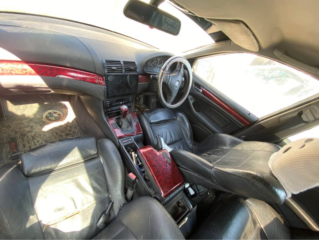 BMW 
مۆدیل 2003
مە نە فییست ئە سلی 
تە نیا خرامە ی بە شەرت نیە 
مە کینە ٤ پستن 
تە نیا مە کینەی بە حەیبە شوێن سۆران 
ڤایبر -واتساپ👇🏻
*********** سوران, أربيل
