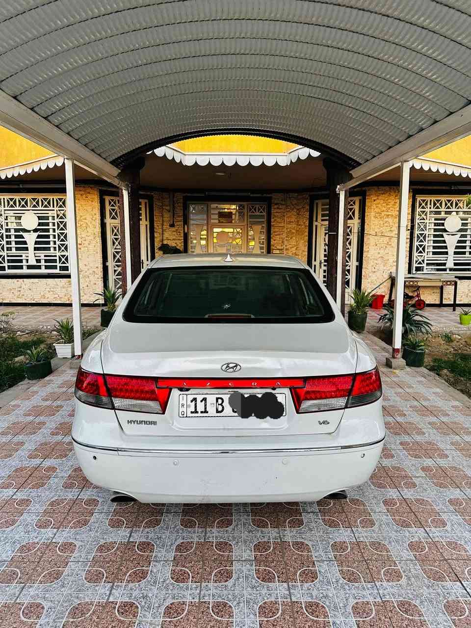 سلام عليكم
هونداي ازيره  2009 
خليجي (شركه الكاصد)
محرك 6 سلندر  3300
فول مواصفات 
فتحه 
اشاير بل مري 
مري شفط 
كشنات كهرباء
تحكم ستيرن جهتين 
حساسات خلفيه +جرس تنبيه
كامره دواره 
كشنات جلد 
برده خلفيه
تنبيه بل 120
رقم بغداد سنويه لل30
هزه جديده شرط تحول بنفس اليوم 
السعر 104
السونار مرفق بل منشور 
واتساب ***********
