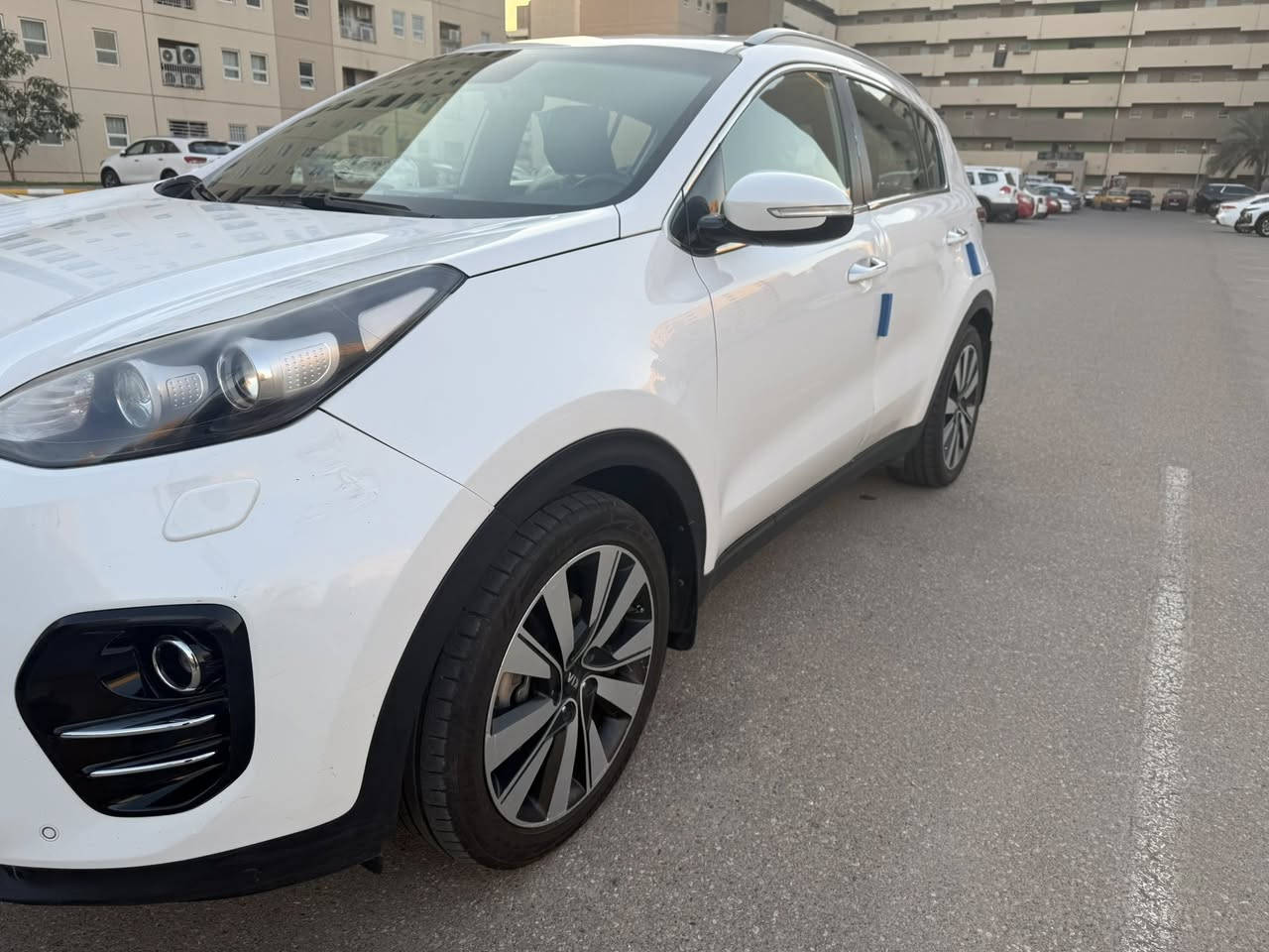 السلام عليكم

كيا سبورج 2018

خليجي مواصفات بيسك 

السياره جاهزه 

حساس امامي خلفي 

كامره خلفيه 

تخم اطارات بلباكيت 

مري شفط 

بيه باب بارد وباب صبغ 

ماشية 78

السعر 166 

الرقم ***********
