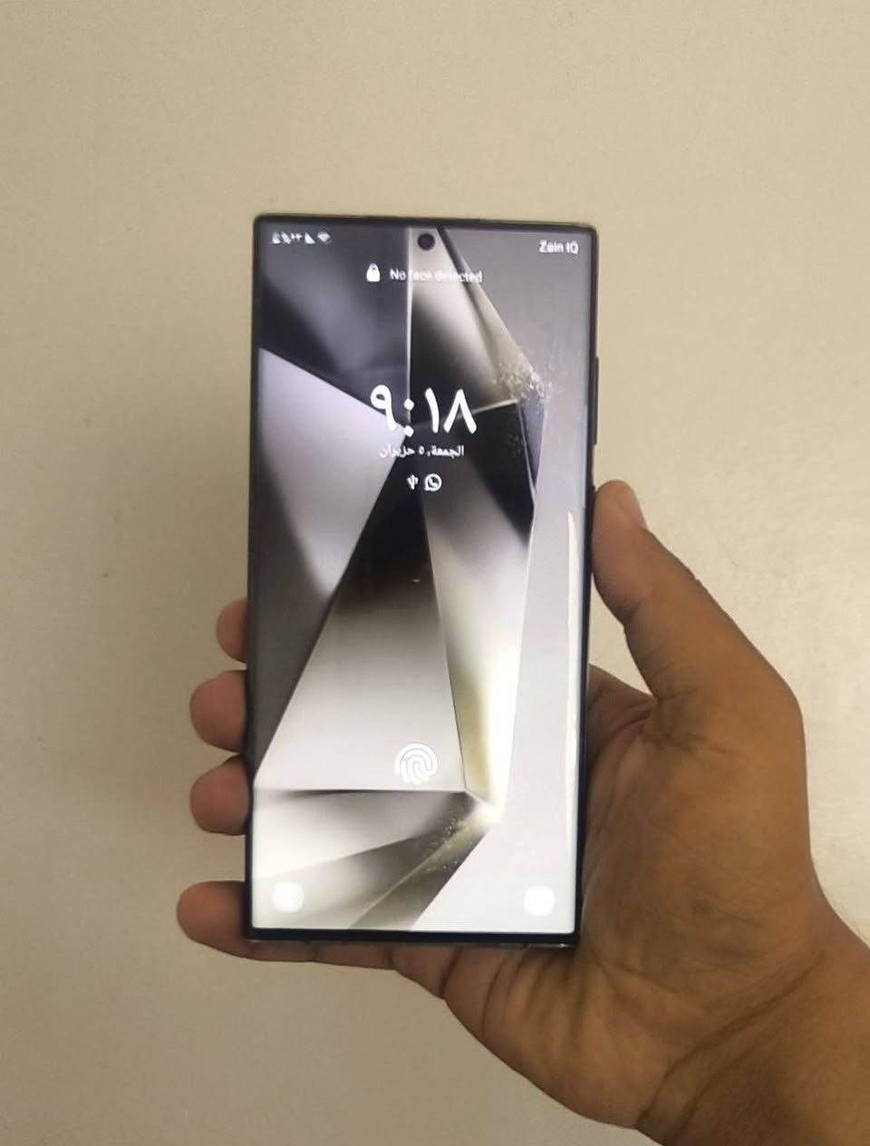 SAMSUNG S 22 Ultra
معالج Snapdragon 8 Gen2 النسخة الأمريكية 
ببجي موبايل 120 فريم ثابت وبكل الالعاب 
ذاكره 128وعشوائيه 12
كامرات زوم100x يصور القمر/ فديو 8k
خلل فقط كامره 1x  مغوشه والقلم 
مراوس حسب القناعه او بيع سعر 350 الف
***********

