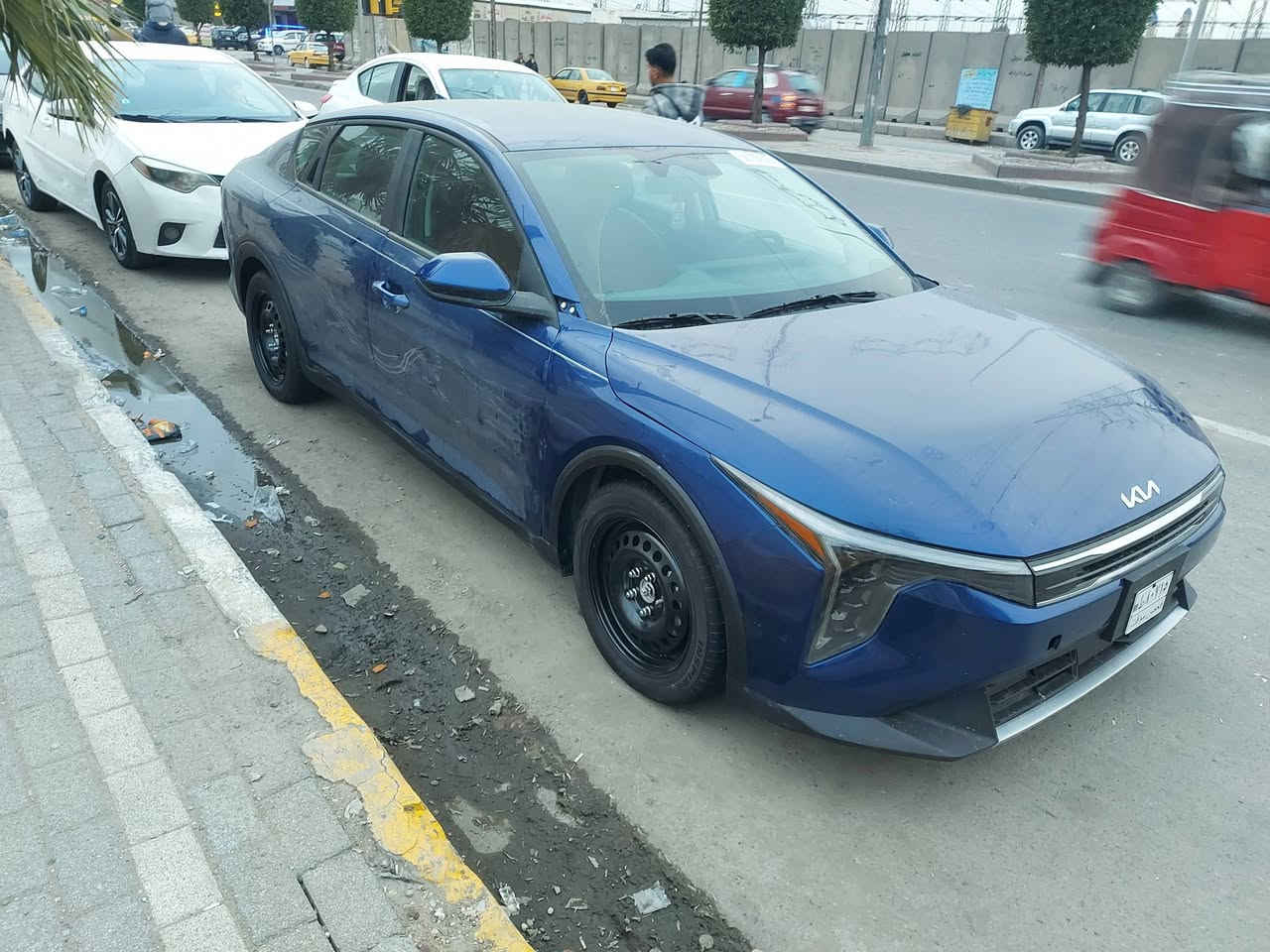 سلام عليكم K4البيع موديل 2025     جاهز عله اخر حبايه ما نقصهة اي شي حادثة موضح بل صور فول ما عده الفتحه شحن لاسلكي تشغيل عن بعد سايد ابريك  كهربائي رادار امامي خلفي  تحكم استيرن تحديد مسار  المكان بغداد رقم الهاتف  ***********
