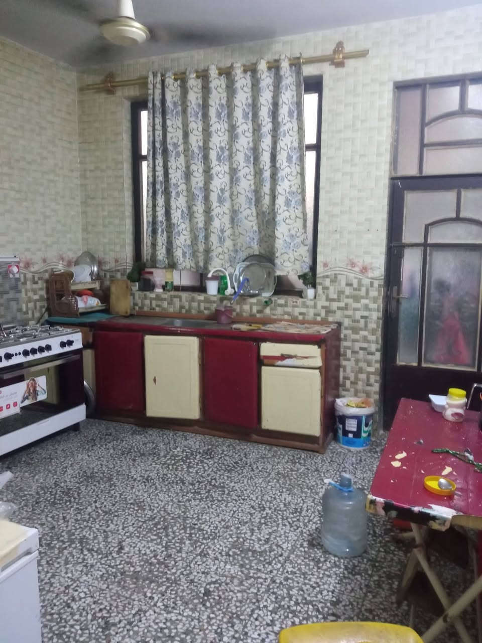 السلام عليكم
بيت للبيع في الطهمازيه قرب مخبز المصطفى فرع الروضة
ثالث بيت عن الشارع العام خدمات كاملة
سند زراعي صرف شرط التحويل
بناء حديث عالي عن الشارع
٣غرف نوم صالة ٦،٤ هول ٦،٤
مطبخ مع صحيات داخلية وخارجية مع كراج يسع سيارتين مع حديقة
نقص البيت فقط ستارة مع صبغ الواجهه
للاستفسار ***********
