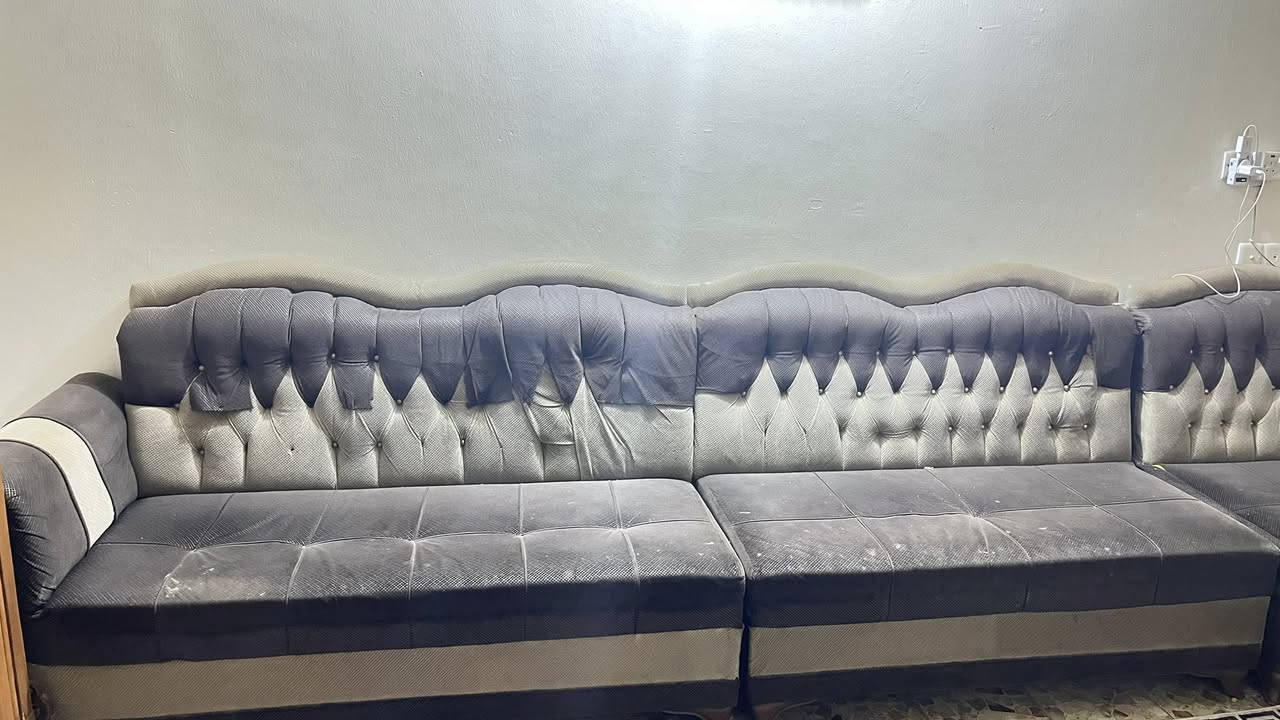 تخم مستعمل  8 مقاعد للبيع ب 160 الف وبي مجال بسيط بغداد الحريه منطقه السلام ***********
