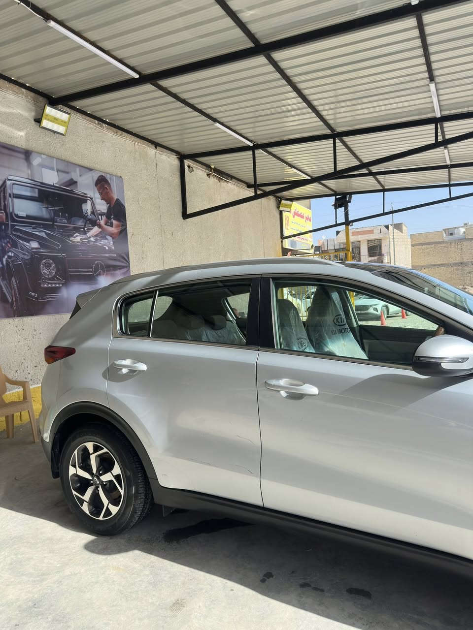 السلام عليكم كيا سبورتاج                                       موديل 2021                                                                        لون سلفر / خليجي /نص مواصفات /بانوراما على طول السيارة /السقف اسود /كامرة خلفيه /السياره بدون بدون صبغ بدون حادث مجرد اكو كم طخه خفيفات  السيارة نظيفه شرط نعومة المحرك الصيانه فقط عند الوكالة /.  ماشيه 107,870 رقم اربيل 
السعر 210$وبيها مجال بسيط  مكان السيارة كربلاء 
متواجد على الفيس 
***********
