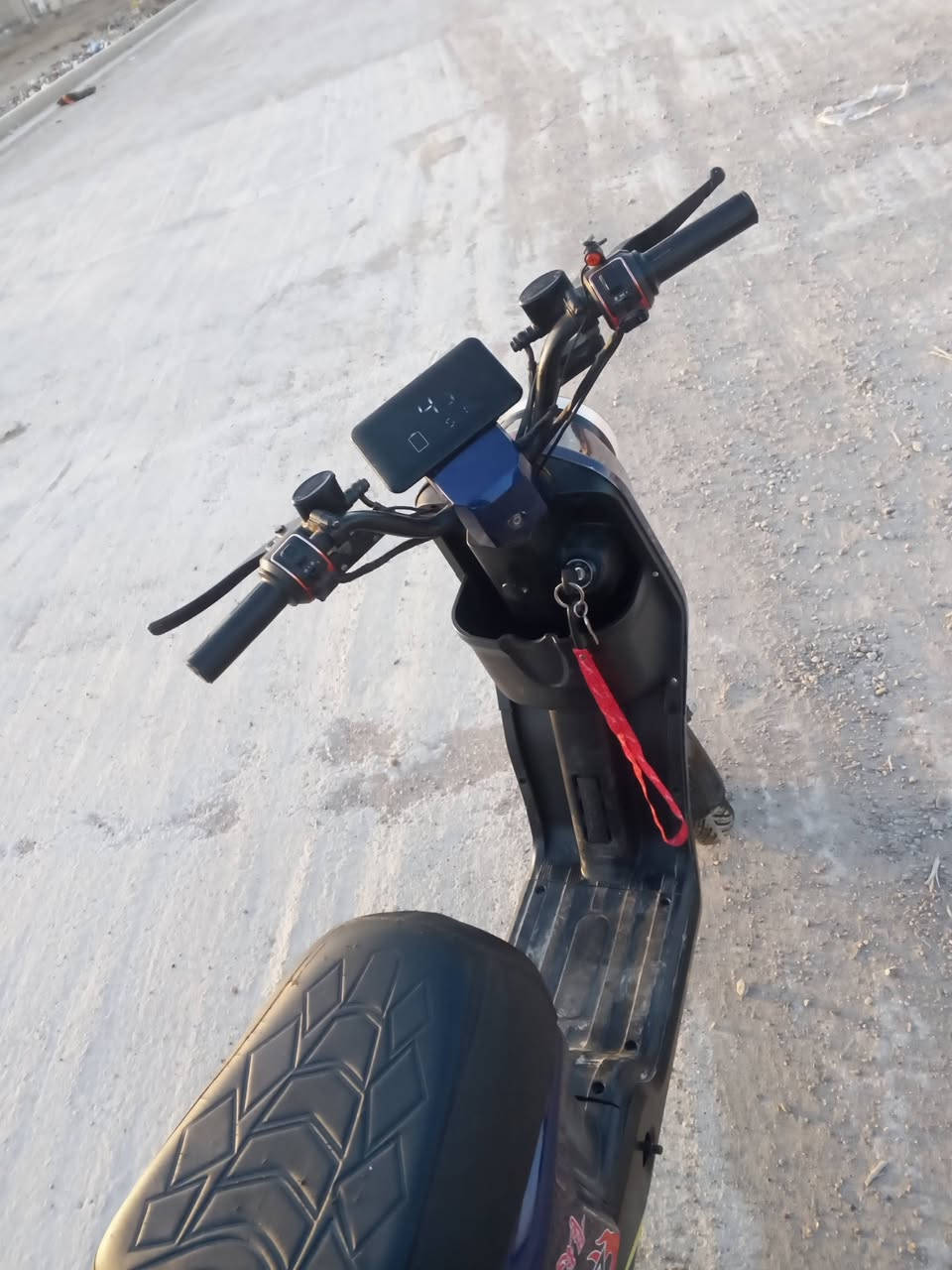 السلام عليكم
دراجة شحن للبيع 
النوع R9
المواصفات 
1ـ بصمة +سويج 
2ـ السرعة 99
3_ باتريات جديدات 
4ـ الملف 1200
5- صندوك اضافي 
6-باتريات صغير 16امبير 
7-لايت زنون عالي جدا 
8-التجوة الخلفية موجودة 
9-هورن اضافي 
10-سلة موجودة 
11-استاند صفح وقلاب 

السعر 450 بيهة مجال


**إذا كنت صاحب هذا الإعلان وتريد حذفه لأي سبب، رجاءا أرسل رسالة إلى الدعم الفني**