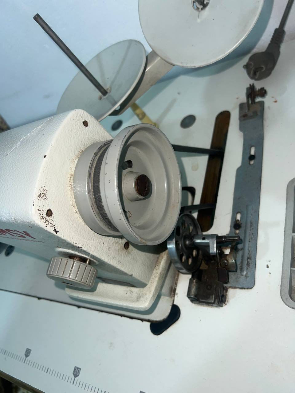 ماكينة خياطة صناعية GEMSY
غرزة مستقيمة
قوية وتتحمل الشغل
تخيط ناعم وما تقطع خيط
مع الطاولة والموطور
جاهزة للعمل فورًا
السعر خاص                                                                                       *********** واتساب
