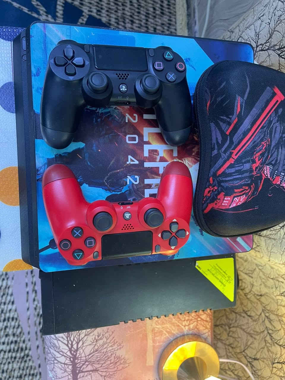 السلام عليكم بلي فور سلم مهكر نظام 9 مع كامل ملحقات ومع يو بي اس شركه فاربر مع 5 العاب السعر 275 استخدام شخصي وشتريته العام بس والله ما لاعب بي هواي وجهاز خدش مابي تجي وتفحص وتشوف بعينك مكاني بغداد البلديات 
هـ ***********
