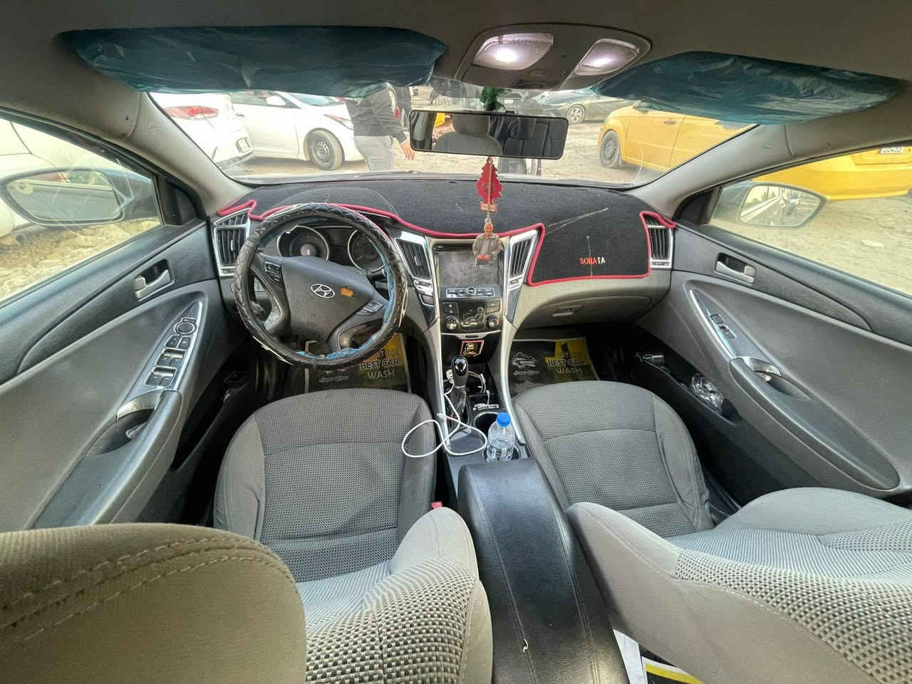 سوناتا 2011 امريكي
مكينة 2400 GDI مفتوحة 
بيها جاملغ وباب جهه السايق وجاملغ خلفي بي شبر 
ليبل واحد السيارة بدون تبديل 
سعر 105 

***********
