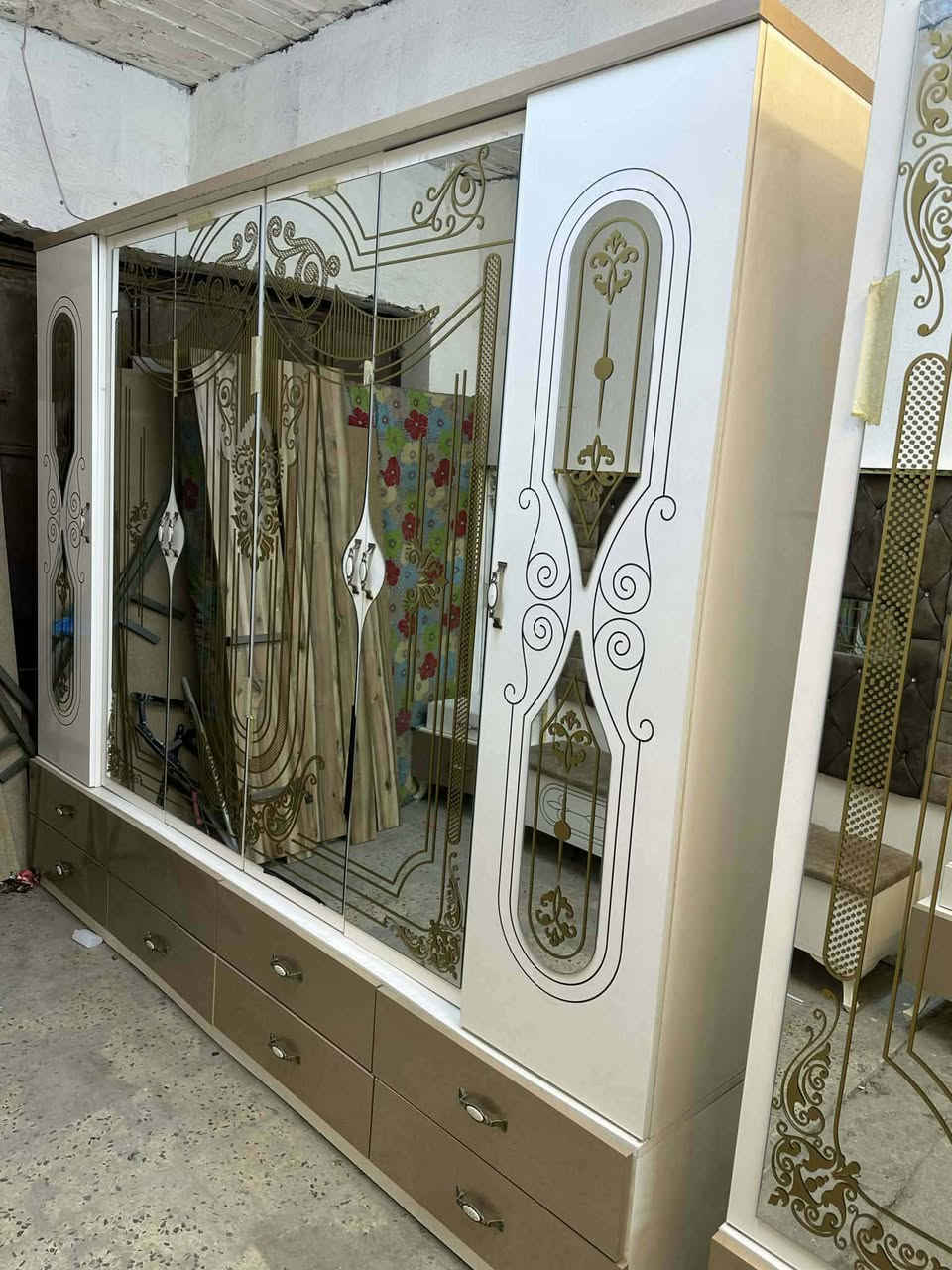 ✨ غرفة تركي 🇹🇷 اصلي صبغ حراري8 قطع
نظام أبواب  موديل حديث 
سرير مخزن عملي
 ضهر بلوك
 قماش وتر بروف أصلي
✨ نظافة 95/💯
شد ونقل مجاني داخل بغداد
 توصيل للمحافظات بأسعار رمزية
سكرين للمنشور وراسلني خاص


**إذا كنت صاحب هذا الإعلان وتريد حذفه لأي سبب، رجاءا أرسل رسالة إلى الدعم الفني**