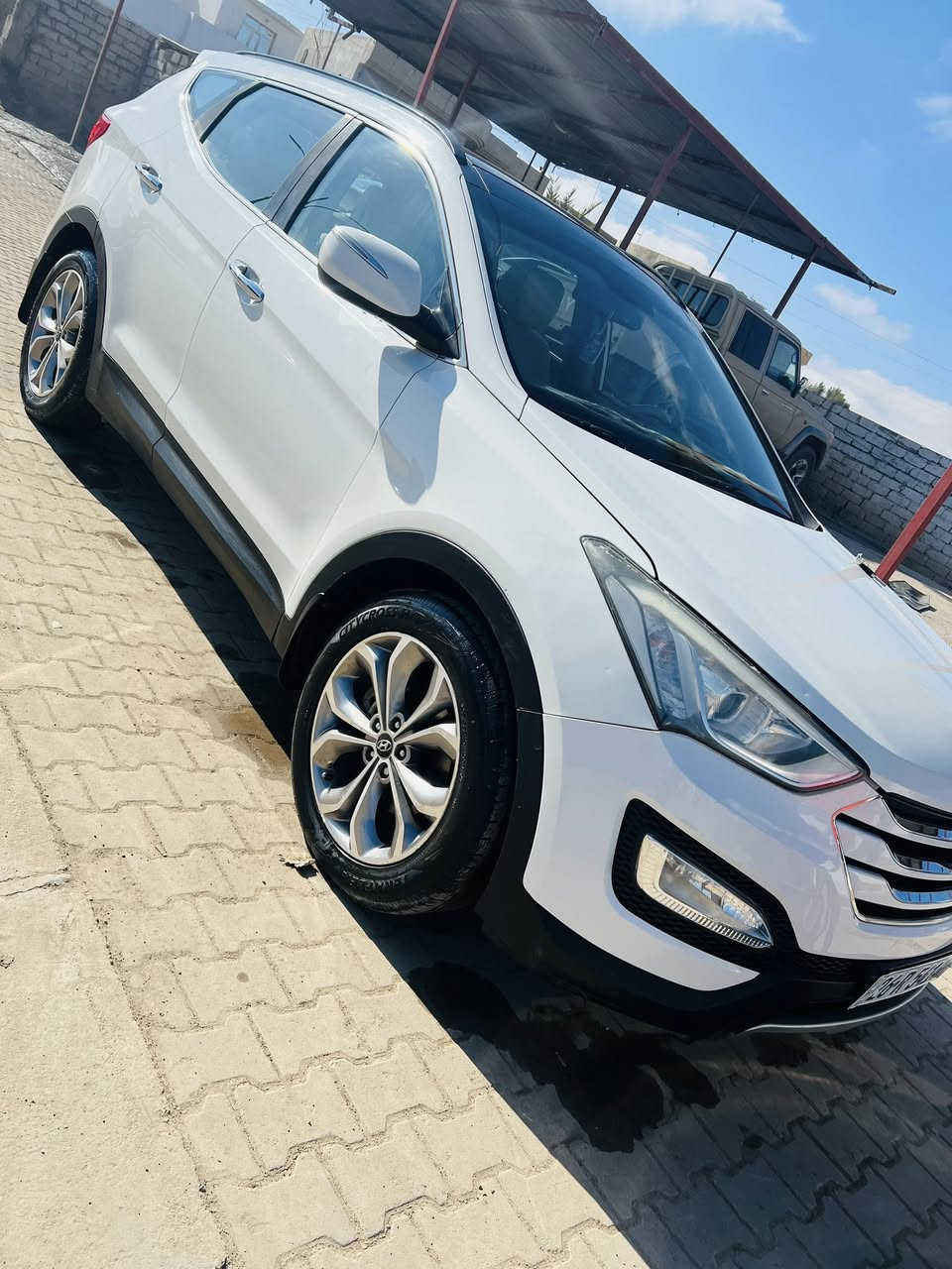 السلام عليكم ورحمة الله سنتافي موديل 2014 خليجي محرك وكير شرط محرك 6فول مواصفات باناروما بيها بارد شي قليل طخه بسيطه رقم صلاح الدين جديد لل30 
بيع او مروس بسياره ناصيه حسب القناعه السعر 165وبيها مجال 
اتصال على راعيها اني مكلف بنشرها 
***********
