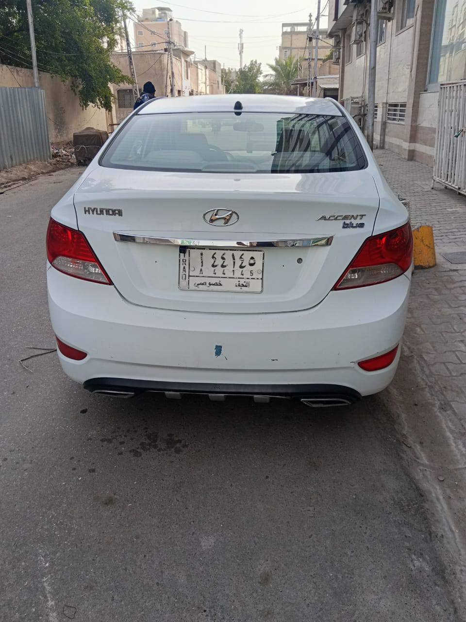 سلاام عليكم اكسنت 2012 خليجي 1600 رقم نجف اسياره بيه صبغ ٣ قطع بدون ضربه وبدون فتح اسياره جديده مكينه كير حداديه جاهزه السعر  88 وبيه مجال مكاني نجف  المبايل ***********
