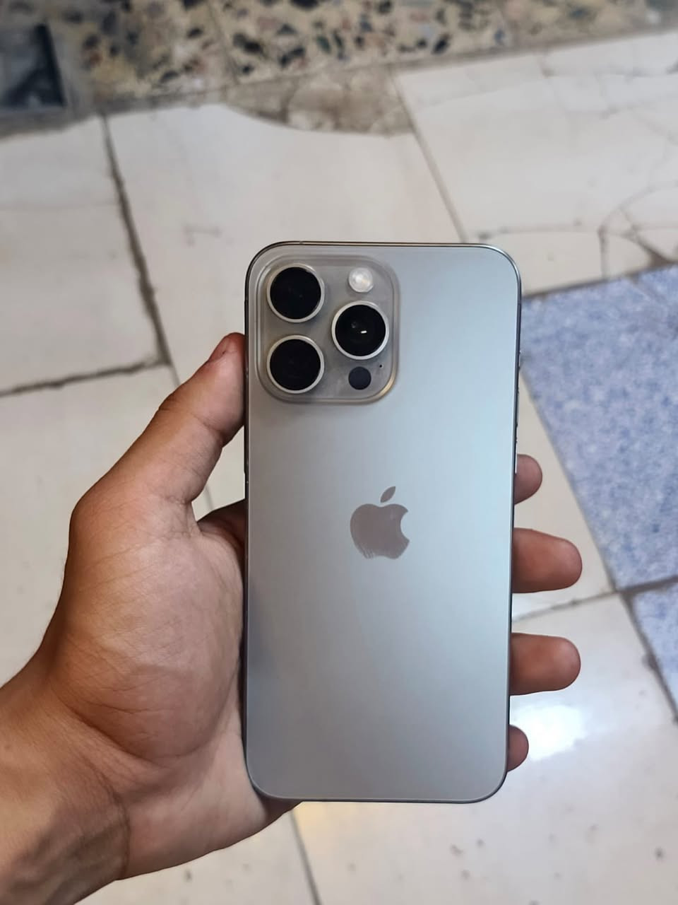 ايفون 15 برو ماكس ✅
ذاكره256 بطارية 86 
مبدل فقط شاشه وال شاشه وايلد نوعيه زينه وشاشه البلاديه مالته موجوده عندي 
بيع او مراوس حسب القناعه
*********** للاستفسار
