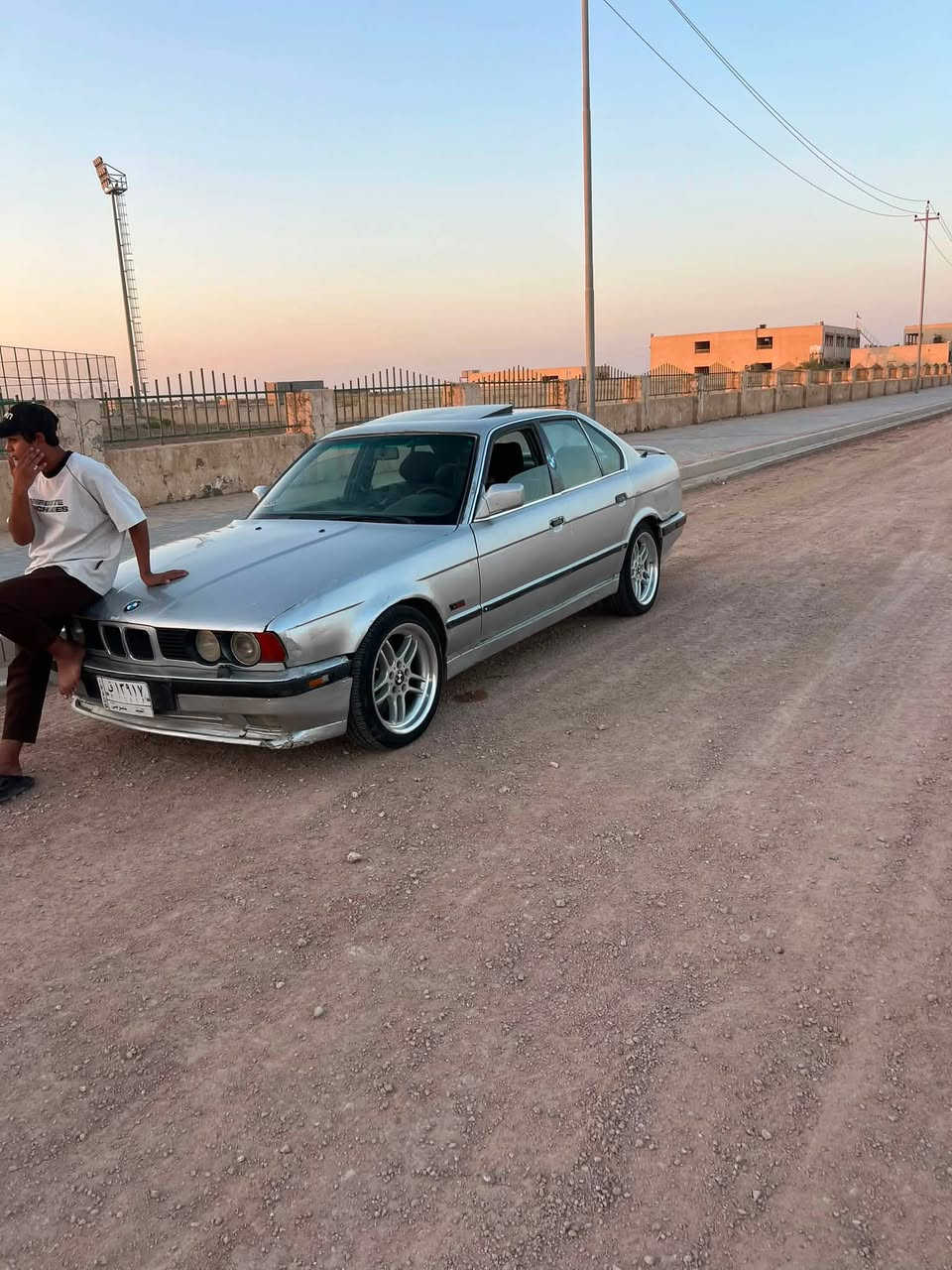 سلام عليكم بي ام للبيع السعر 35 وبيها مجال بسيط مكان سماوه موديل 91 حجم 535 كل شي بيها شغال حداديه جديده المكان سماوه ***********
