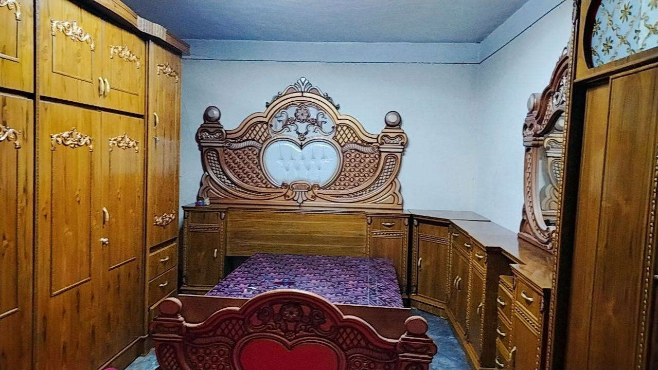 السلام عليكم يوجد غرفه توج ملحق للبيع خشب صاج عراقي حطاطه اخو الجديد السعر مليون 400 وبي مجال للاستفسار على هاذ الرقم *********** يوجدوتساب
