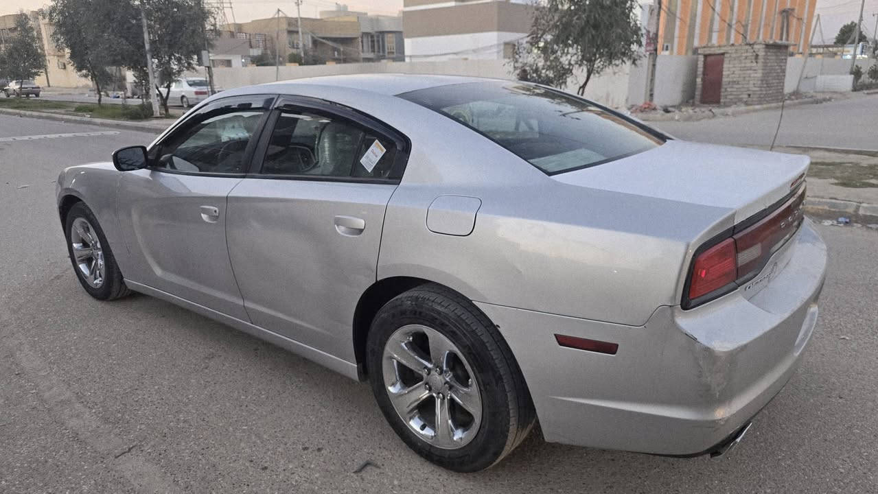 جارجر موديل 2013 فول مواصفات شاشه عطلات 
كامره دواره تحكم استيرن حساسات خلفيه 
تخم تاير جديد حداديه كله جديد 
تبريد تتفئه كربائيات كله شغال بيه
رقم اسلمانيه شرط الحاسبه 
 السعر 60 وبيه مجال للشراي
***********
علمن ان السياره ادوات
