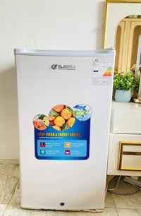 ثلاجه جديده للبيع 07801592644