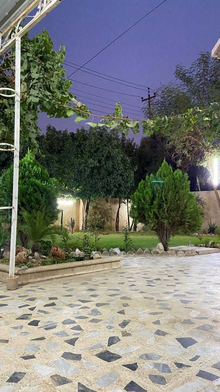 السلام عليكم 

بيت للايجار في حي البكر فرع مركز الشرطه
المساحه 600 متر 
الطابق الارضي فقط 
3غرف واستقبال 
جاهز للسكن 
السعر 550 الف 
للتواصل 
☎️***********☎️
☎️***********☎️
