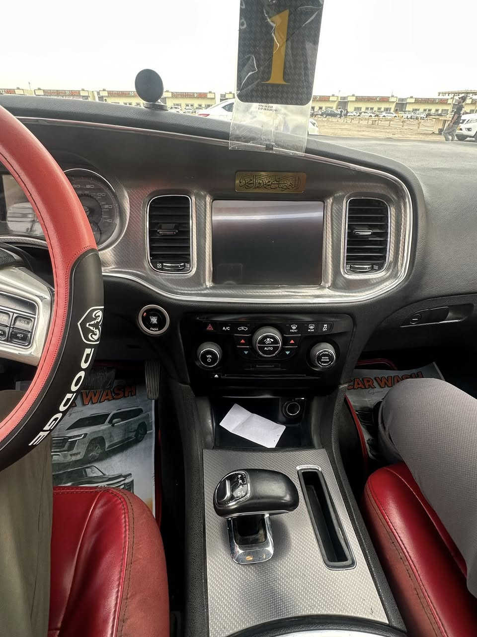 جارجر  2012 فول مواصفات  فور ويل ملغي  اربيل بسمي مكينه 3600وارد كندي  بدون ضربه بيها بالعراق بارد وجاملغ الامامي مفتوح مقسم سياره فول مواصفات فتحه سقف تدفئه كشنات تبريد وتدفئه كلاصاتتدفئه مرايا جانبيه حساسه بالمري نقطه عمياء حساسات خلفيه وكامرة وشاشة جبيرة وكشنات كهرباء وتحكم بالدوسات مال بانزين والبريك كهرباء  كير ماوس ومكينه نظيفه وكير  سيارة جاهزة من كلشي السعر 150 وبيها مجال للشراي يتصل ***********
