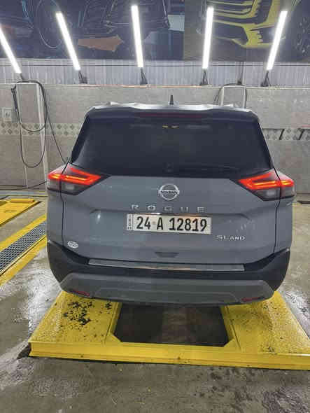 السلام عليكم 
نيسان روج موديل 2021 
فول مواصفات ( 5 بصمات تحكمات رادار امامي خلفي كشنات جلد كامرات امامي خلفي جانبي بنوراما فول مواصفات) 
رقم دهوك شرط التحويل 
السعر 240 ورقة 
للاستفسار اتصل ***********
