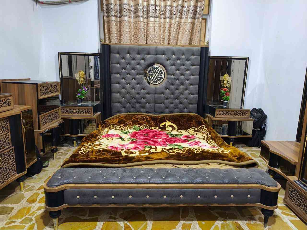 غرفة نوم مودرن فخمة للبيع! 📣

تصميم تركي راقي.

كاملة مع كافة الملحقات (كنتور سلايد، ميز مراية، بانكيت).

حالة نظيفة جداً وكأنها جديدة.

السعر: [امليون و200].

الموقع: [بغداد حسينية المعامل ].

للحجز والاستفسار تواصل معنا الآن! [رقم الهاتف ‪واتساب 778 341 1459‬]


**إذا كنت صاحب هذا الإعلان وتريد حذفه لأي سبب، رجاءا أرسل رسالة إلى الدعم الفني**