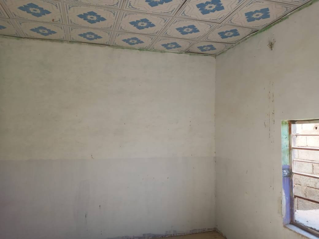 عندی بیت 100متر سعره بلاش والله نضيف وينفع اصحاب دخل المحدود طابو زراعی سند ٢٥ مع اقرار
محکمه سعره 30 ملیون البناء بلوك اعکاده بیت متواضع الي يريده للزيارات مجهزه من كهرباء وماء وكيزر ويحتوي غرفه وصاله ومطبخ وحمام وساحه اماميه للبيت موقع البيت على طريق كربلاء_طويريج بالقرب من سيطره البراهيميه منطقه شكريه وتدخل فرع مشي عشر دقائق من شارع للبيوت يبعد عن الامام 8 كيلومتر
 للتواصل (مهدي _***********) كربلاء, العراق
