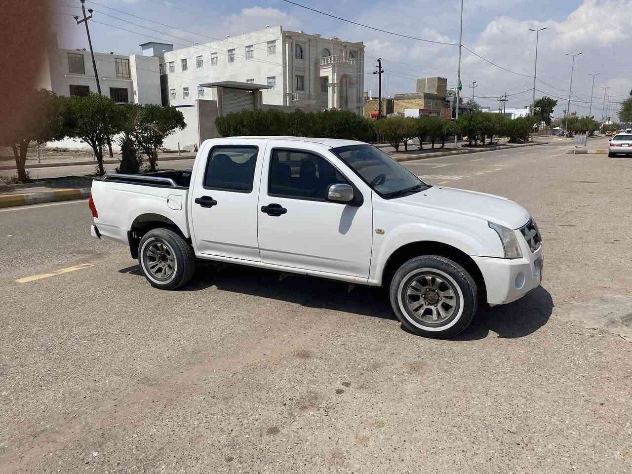 السلام عليكم
بيكب جانبي صيني موديل ١٤ كفاله من الكص ادوات 
ارقام اربيل فقط
مكينه كير حداديه كفاله
سياره ماشيه ٧٧ الف حقيقي كلش جديده ونظيفه
تبريد ثلج ويه السويج 
البدي جديد لا ضربه ولا شخط
حداديه جديده تخم تاير جديد
كهربائيات كلها شغاله  
عنوان محافظة ميسان 
سعر ٣٣ ورقه بيها مجال قليل
***********
