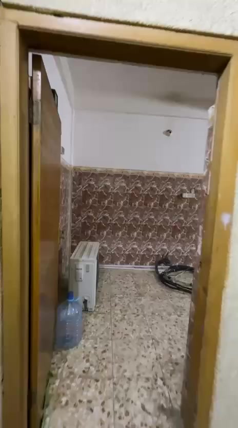 شـركه أنـوار الجـزائـري للأستثمار العقاري 
شقة طابق اول للأيجار 
العنوان :  الجبيله شارع السايلو 📍
المساحه :   110 
 تحتوي على  :  غرفتين منام 2 + صاله + مطبخ + صحيات + ضمن بنايه سكنيه 
سعر الأيجار / 450 الف    
تصلح للسكن العوائل فقط  
للتواصل : 
***********
***********
***********
