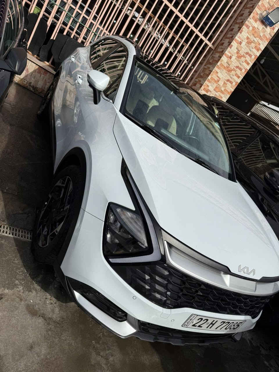 سلام عليكم 
للبيع 
كيا سبورتج 2023

خليجي كفالة 

سقف بانوراما 
بصمة
كشنات تدفئة تبريد
كشنات كهرباء
كشنات جلد كنتارة 
ستيرن هيتر 
صندوق كهرباء 
3 وضعيات قيادة 
داخل وخارج بلاك بيانو 
تشغيل عن بعد 
بصمتين 
بعد بيهه مواصفات

سيارة ماشية ،23 الف 
رقم اربيل شرط تحويل مباشرة سنويه هزه جديد 
230 ورقه وبيها مجال قليل 
اي استفسار 
*********** ابو احمد 
مكان بغداد البياع معرض المنار الحديث شارع 2
