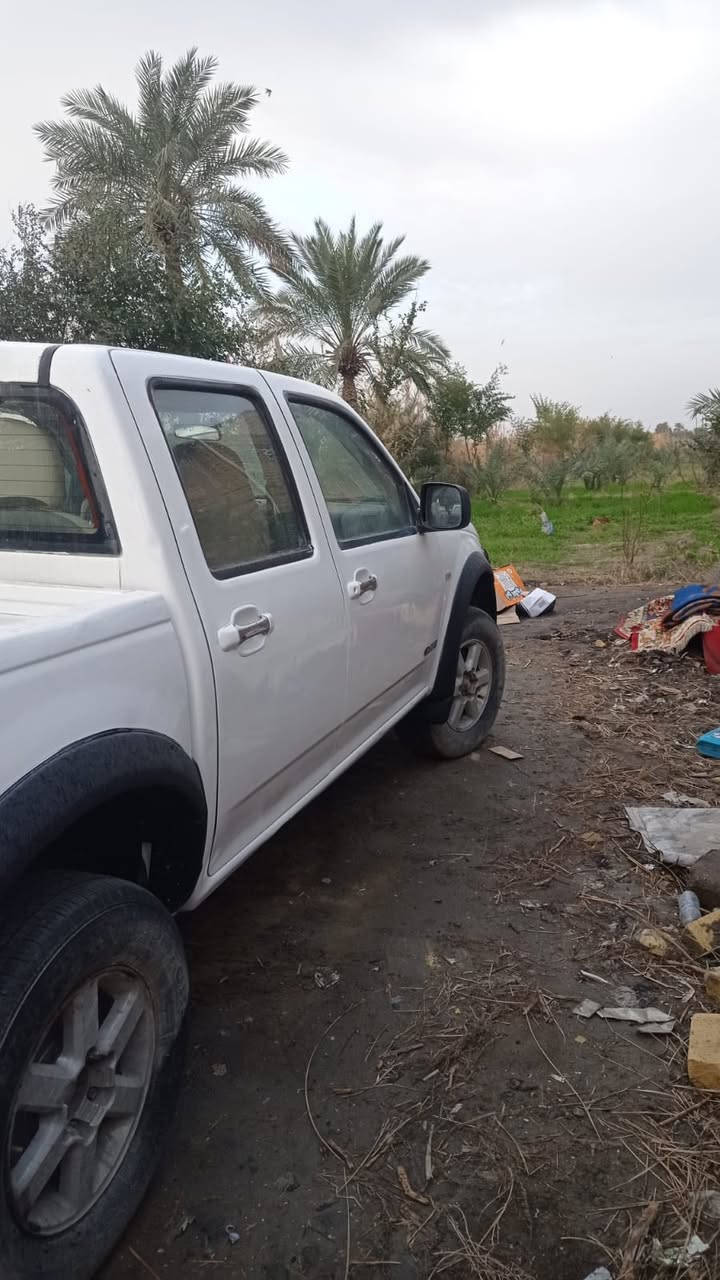 شوفرليت لوف 2005 مال مزاد الداخليه محور في في تي محرك كير  مكفولات بيها كتاب مزاد مكفوله من  الضربه  والكص مصبوغه عام السعر 37مكانها ناصرية سوق الشيوخ ***********
