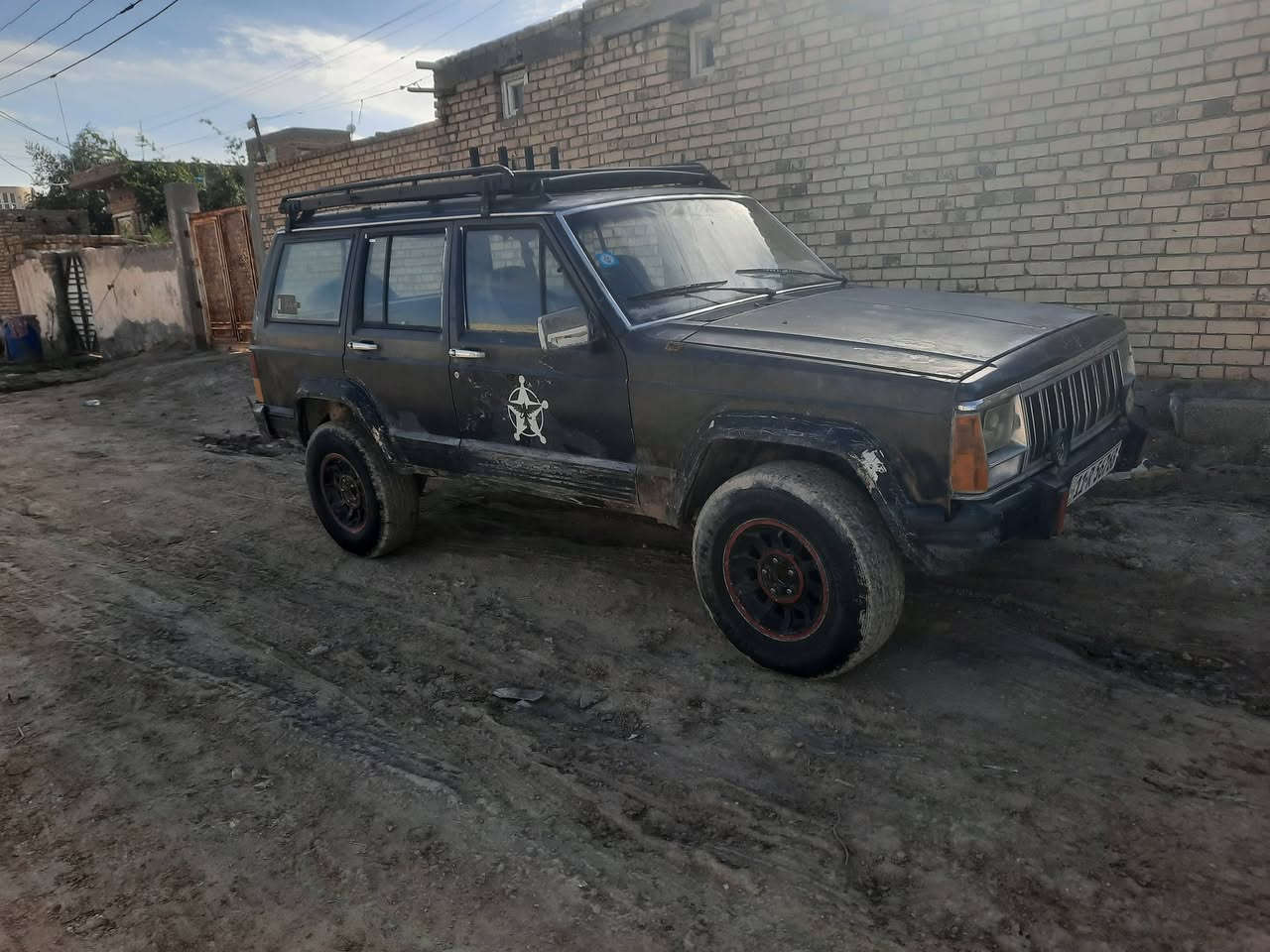 جيب شيروكي موديل 91 رقم بغداد مشروع وطني مكينه وكير جدد في فيتي كهربائيات كلها شغاله جام كهربائي يصعد وينزل تتقفل سنتر لوك بالريموت تخم تاير جديد حداديه خير من الله سياره جاهزه كل نقص ما بيها سعر 35 وبيها مجال قليل مكاني ناصريه مركز المدينه شراي يتصل على الرقم فقط مكلف بالنشر***********
