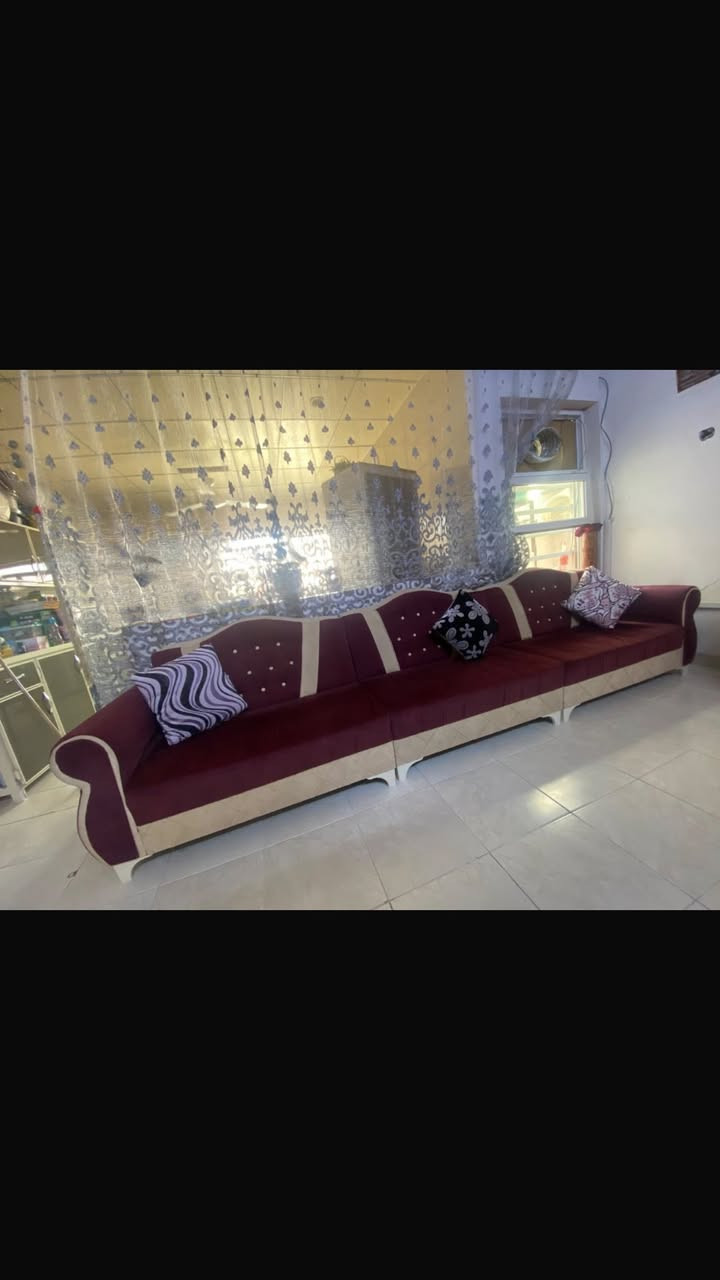 ديوان حرف L ٩نفرات +قنفه ٣نفرات النضافة 100% اي عيب مابي السعر خاص


**إذا كنت صاحب هذا الإعلان وتريد حذفه لأي سبب، رجاءا أرسل رسالة إلى الدعم الفني**