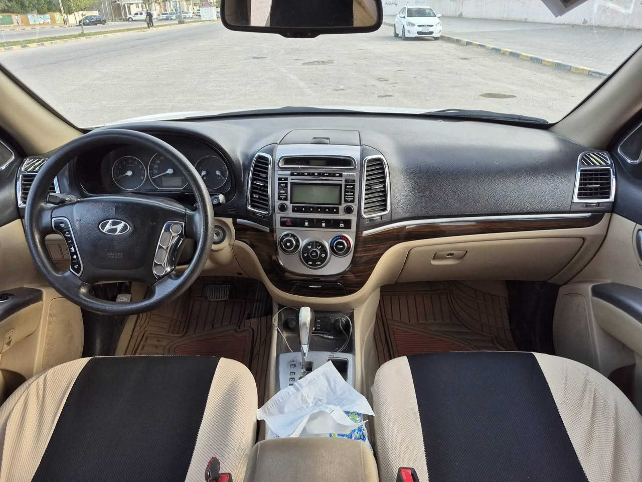 السلام عليكم سنتافي موديل2012 رقم نجف دولي السيارة بيهة باب صبغ فقط وبيها باردات بصيطة مكينة وكير مكفولات حدادية جاهزة تبريد السيارة شغال ثلج للبيع فقط سعرها 138 وبيها مجال للشراي للاستفسار *********** مكاني نجف
